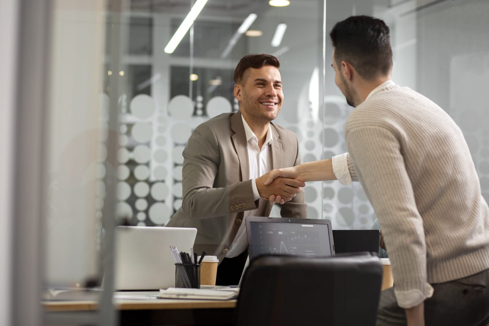 Customer Journey: qué es, etapas y su conexión con el Customer Success